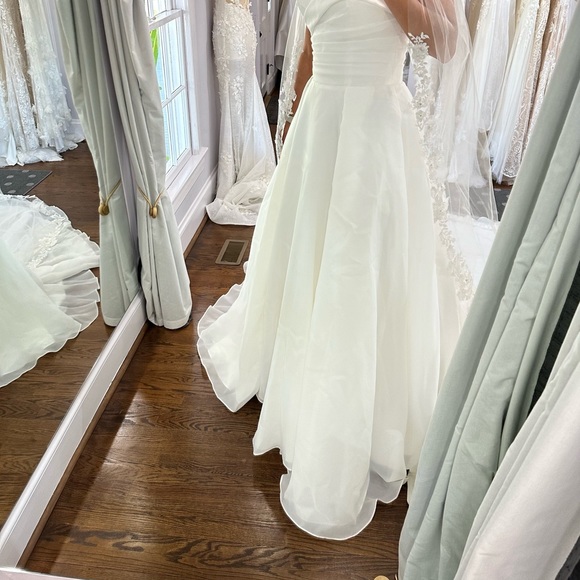 NWT Pronovias Geiranger wedding dress - Picture 7 of 12